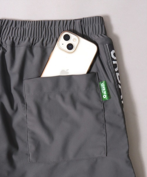 LUXE/R GOLF(ラグジュ ゴルフ)の「(RM)【LUXE/R GOLF】COOL & DRY ストレッチ スムース サイド ロゴ ジャガード ショートパンツ(スウェットパンツ・メンズ・ベージュ/ネイビー/オフホワイト/チャコールグレー/ブラック・M/L/XL)」の14枚目の写真