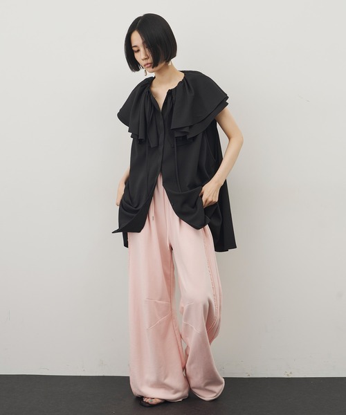 LA BELLE ETUDE（ラベルエチュード）の「ボリュームフリル衿ブラウス（シャツ/ブラウス・レディース・ブラック/その他・FREE）」の3枚目の写真