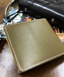 ARCADE（アーケード）の「スマートな優秀デザイン！ 贅沢に全て牛本革を仕様した二つ折りレザー財布（財布）」