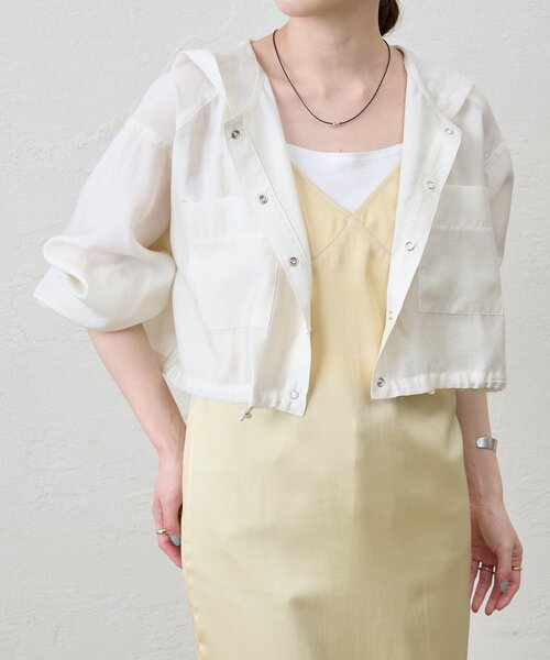 SHENERY（シーナリー）の「《軽量アウター》ショートフードブルゾン（ブルゾン・レディース・オフホワイト/ライトグレー/ブラック・FREE）」の2枚目の写真