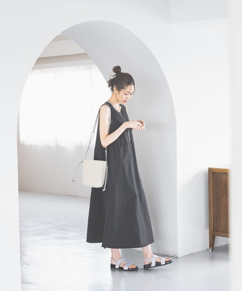 GLOBAL WORK(グローバルワーク)の「遮熱撥水ワンピース/494089(ワンピース・レディース・ブラック/ダークブラウン・SHORT/REGULAR)」の4枚目の写真