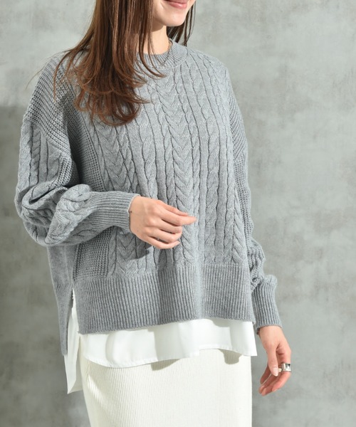 INTERPLANET（インタープラネット）の「ケーブル柄裾異素材ドッキングクルーネックプルオーバー（ニット/セーター・レディース・グレー/ブラック/レッド/ブルー・FREE）」の11枚目の写真