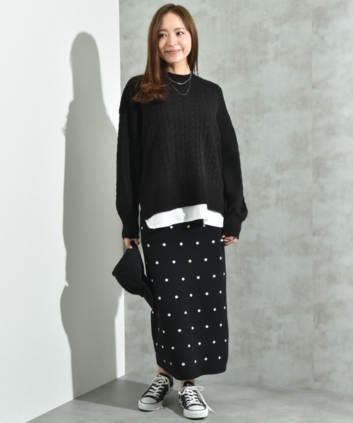 INTERPLANET（インタープラネット）の「ケーブル柄裾異素材ドッキングクルーネックプルオーバー（ニット/セーター・レディース・グレー/ブラック/レッド/ブルー・FREE）」の16枚目の写真