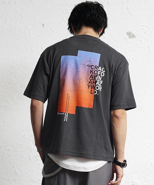 MinoriTY(マイノリティ)の「【MinoriTY】ソフトタッチ×厚手仕立てグラデーションプリントTシャツ 半袖Tシャツ ボックスシルエット バックシルエット メンズ 夏服(Tシャツ/カットソー・メンズ・スミクロ/オフホワイト・L/M/S)」の8枚目の写真