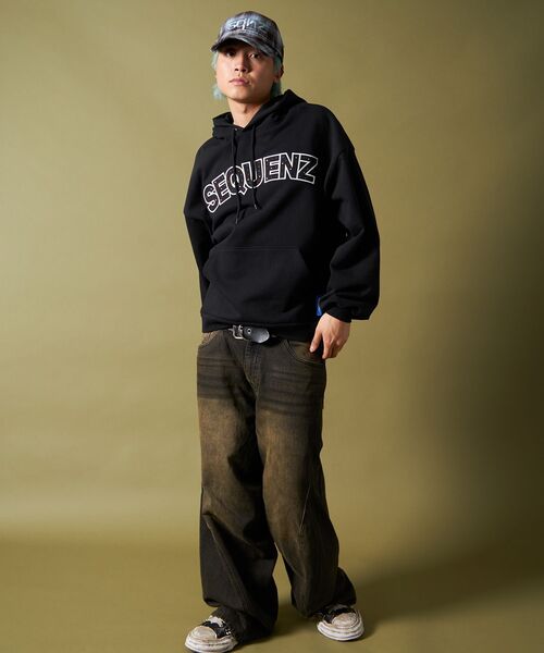 SEQUENZ（シークエンズ）の「【SEQUENZ（シークエンズ）】SO LOGO APPLIQUE STONE P/K / ワッペン ラインストーン パーカー スウェット 裏起毛（パーカー・メンズ・ピンク系その他/ブラック/ブルー・LARGE/MEDIUM/SMALL）」の12枚目の写真