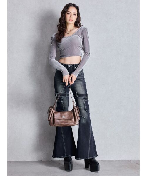 GYDA（ジェイダ）の「VELOUR RIB BACK CROSS トップス（Tシャツ/カットソー・レディース・グレー/ブラック・FREE）」の6枚目の写真