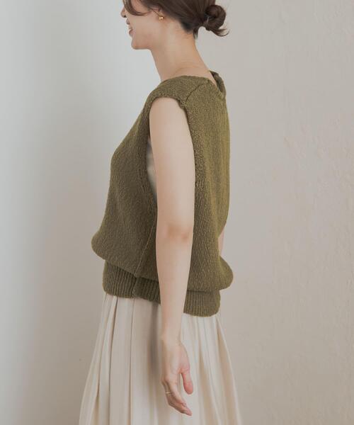 URBAN RESEARCH DOORS(アーバンリサーチドアーズ)の「コットンブークレ深Vベスト(ベスト・レディース・カーキ/ナチュラル・MEDIUM)」の17枚目の写真