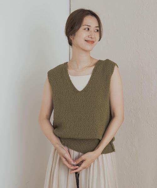 URBAN RESEARCH DOORS(アーバンリサーチドアーズ)の「コットンブークレ深Vベスト(ベスト・レディース・カーキ/ナチュラル・MEDIUM)」の14枚目の写真
