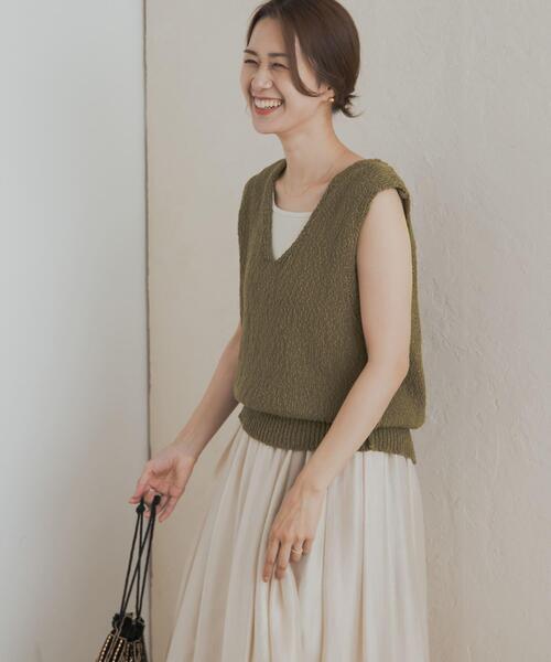 URBAN RESEARCH DOORS(アーバンリサーチドアーズ)の「コットンブークレ深Vベスト(ベスト・レディース・カーキ/ナチュラル・MEDIUM)」の13枚目の写真