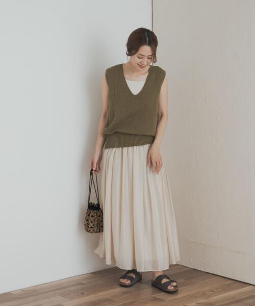 URBAN RESEARCH DOORS(アーバンリサーチドアーズ)の「コットンブークレ深Vベスト(ベスト・レディース・カーキ/ナチュラル・MEDIUM)」の12枚目の写真