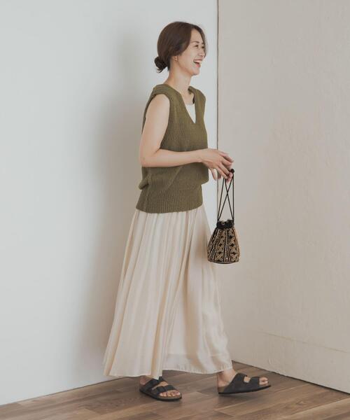 URBAN RESEARCH DOORS(アーバンリサーチドアーズ)の「コットンブークレ深Vベスト(ベスト・レディース・カーキ/ナチュラル・MEDIUM)」の11枚目の写真