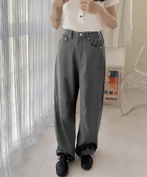 ReRe（リリ）の「ストレートデニムパンツ（デニムパンツ・レディース・ブラック/ブラック系その他/グレー/ネイビー・MEDIUM/LARGE）」の3枚目の写真