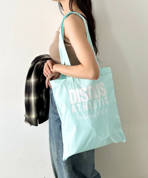 DISCUS(ディスカス)の「DISCUS/ディスカス ロゴプリント ハンドルトート/ブランドロゴ/A4/ライトコットン(トートバッグ・レディース・ライトグリーン/ホワイト/ピンク/ダークベージュ/イエロー/ブルー/ライトピンク/ライトブルー・FREE)」の4枚目の写真