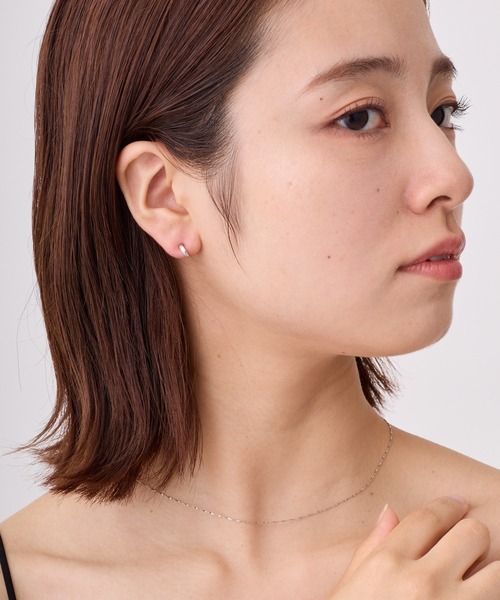 CALIN STANDARD(カリンスタンダード)の「◆金属アレルギー対応◆◆made in japan◆【純金厚メッキ】ダブルライン 極小ミニマルカーブピアス(ピアス(両耳用)・レディース・シルバー/ゴールド/ピンクゴールド・FREE)」の4枚目の写真