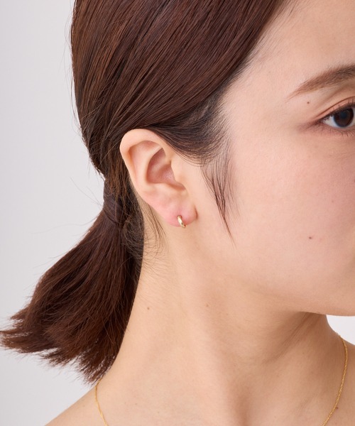 CALIN STANDARD(カリンスタンダード)の「◆金属アレルギー対応◆◆made in japan◆【純金厚メッキ】ダブルライン 極小ミニマルカーブピアス(ピアス(両耳用)・レディース・シルバー/ゴールド/ピンクゴールド・FREE)」の9枚目の写真