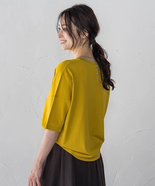 LAUTREAMONT（ロートレアモン）の「バックボタン5分袖ニット≪手洗い可能≫（ニット/セーター・レディース・グリーン/ブラウン/イエロー/ダークベージュ/ブラック/レッド/ブラック系その他・9号）」の6枚目の写真