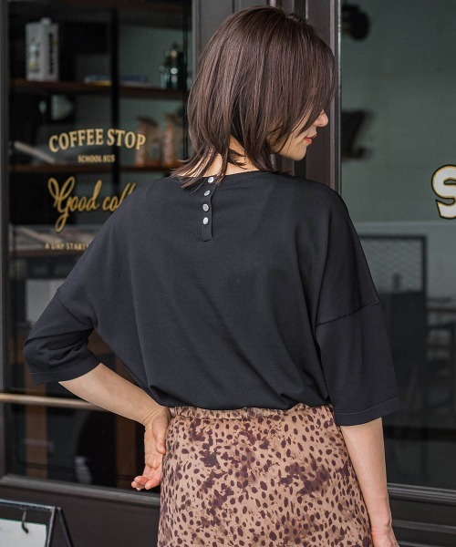 LAUTREAMONT（ロートレアモン）の「バックボタン5分袖ニット≪手洗い可能≫（ニット/セーター・レディース・グリーン/ブラウン/イエロー/ダークベージュ/ブラック/レッド/ブラック系その他・9号）」の12枚目の写真