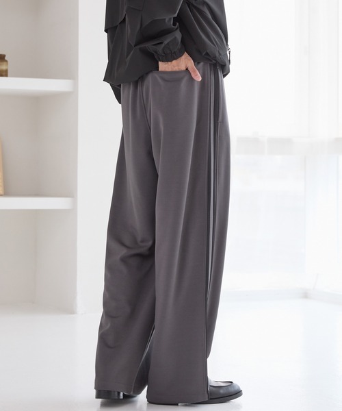 KANGOL（カンゴール）の「KANGOL/カンゴール 別注 ロゴ ワンポイント刺繍 サイドラインワイドトラックパンツ【セットアップ対応】（その他パンツ・メンズ・オフホワイト/チャコールグレー/ブラック/ブラウン・S/M/L）」の12枚目の写真