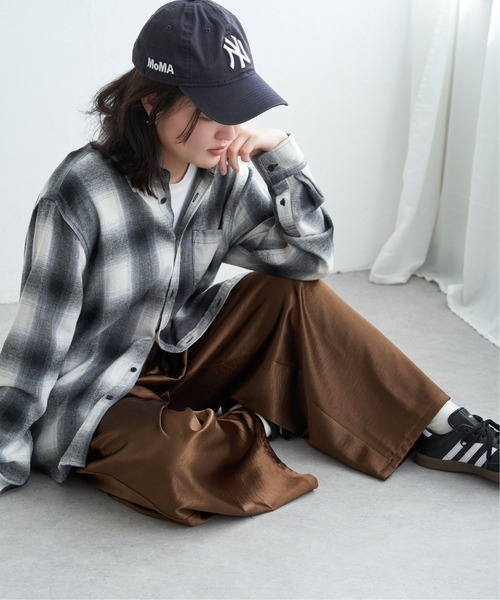 VENCEEXCHANGE(ヴァンスエクスチェンジ)の「サテンタックワイドパンツ(その他パンツ・レディース・ブラウン/アイボリー/グレイッシュベージュ/ブラック・FREE)」の1枚目の写真
