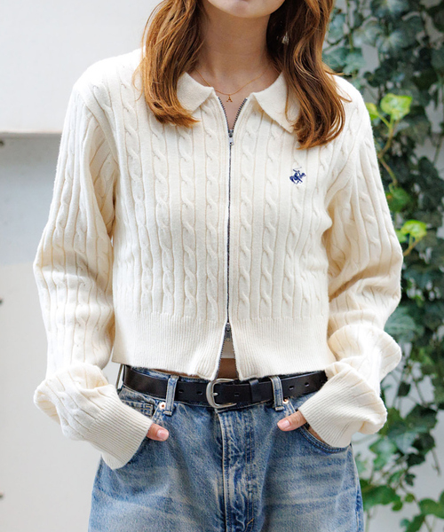 Rouge vif la cle（ルージュヴィフラクレ）の「【BEVERY HILLS P.C/ビバリーヒルズポロクラブ】ケーブル編ポロカーディガン/トップス/ケーブル編み/カーディガン【WEB限定】（ニット/セーター・レディース・オフホワイト/レッド/ネイビー・フリー）」の2枚目の写真