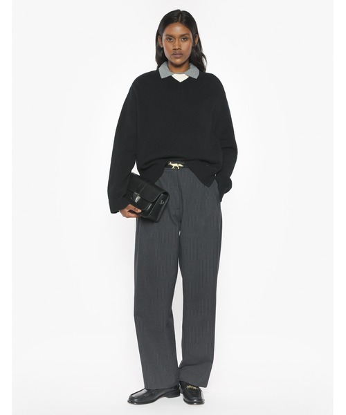 Maison Kitsune(メゾンキツネ)の「MERINO WOOL COMFORT V-NECK JUMPER(ニット/セーター・レディース・ライトベージュ/ブラック・XS/S/M/L)」の10枚目の写真