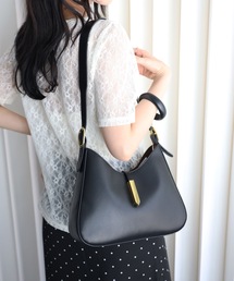 YENNA | ミニマルホーボーバッグ(ショルダーバッグ)