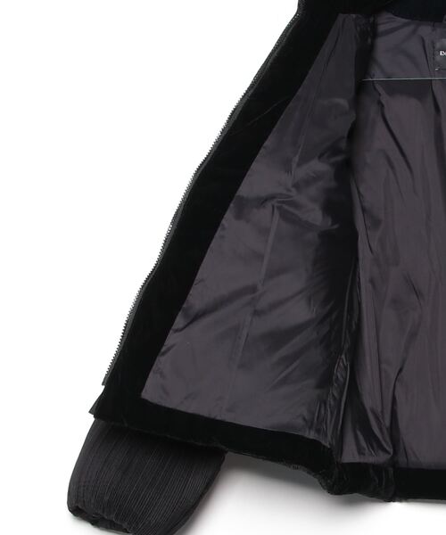 EMPORIO ARMANI（エンポリオアルマーニ）の「【エンポリオ アルマーニ】ジャケット プリーツ入りテクニカルファブリック（ダウンジャケット/コート・レディース・ブラック・36/40/38）」の4枚目の写真