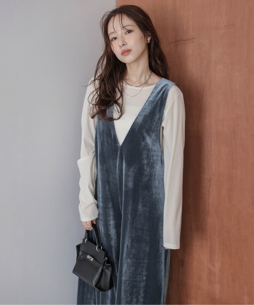 AMELY（エミリー）の「ベロアオールインワン（つなぎ/オールインワン・レディース・ブルー/ブラック/ネイビー/ブラウン・S/M/L）」の5枚目の写真
