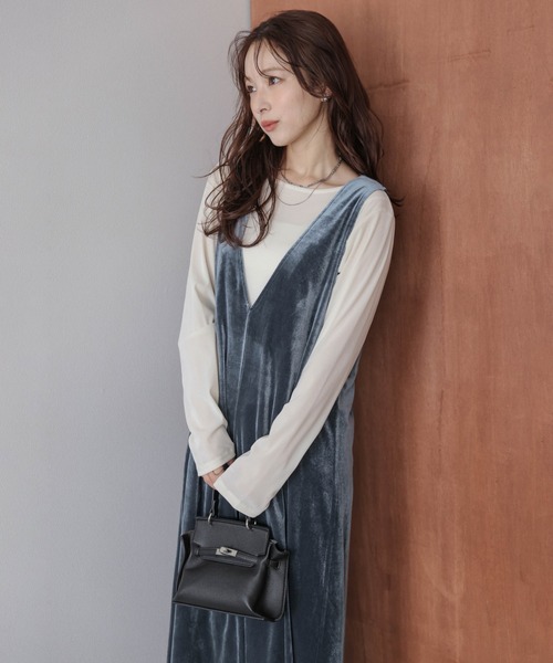AMELY（エミリー）の「ベロアオールインワン（つなぎ/オールインワン・レディース・ブルー/ブラック/ネイビー/ブラウン・S/M/L）」の6枚目の写真
