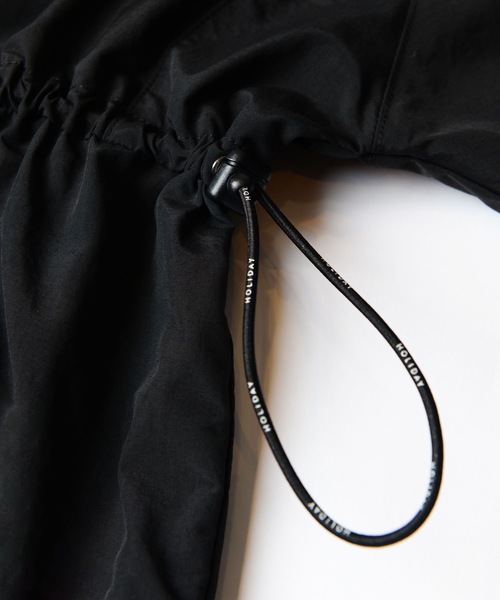 HOLIDAY（ホリデイ）の「SUPPLEX NYLON ANORAK DRESS サプレックスナイロンアノラックドレス（ナイロンジャケット・レディース・ピンク/ブラック・ONE SIZE）」の9枚目の写真