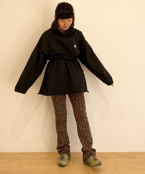 HOLIDAY（ホリデイ）の「SUPPLEX NYLON ANORAK DRESS サプレックスナイロンアノラックドレス（ナイロンジャケット・レディース・ピンク/ブラック・ONE SIZE）」の14枚目の写真