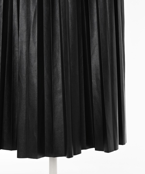 Narcissus（ナルシス）の「レザープリーツロングスカート/モード（スカート・レディース・ブラック・FREE）」の4枚目の写真