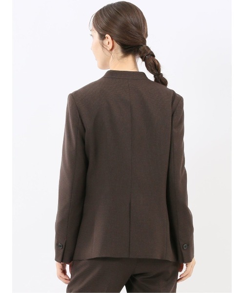 m.f.editorial(エムエフエディトリアル)の「【ストレッチ ウォッシャブル】m.f.エディトリアルレディース ウール調 リラクシング ノーカラージャケット 千鳥こげ茶(セットアップ可能(スーツジャケット・レディース・ダークウッド・S/MEDIUM/LARGE)」の13枚目の写真