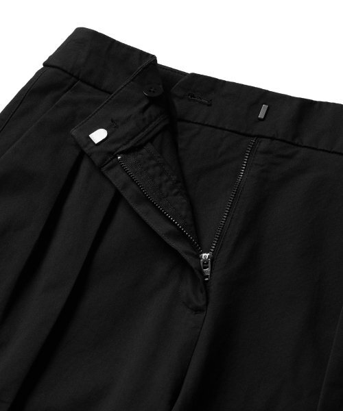MUSINSA STANDARD WOMAN（ムシンサスタンダードウーマン）の「ウィメンズリバースツータックワイドチノパンツ[ブラック]（その他パンツ・レディース・その他・30/24/25/26/27/28/29）」の11枚目の写真