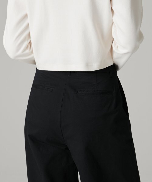 MUSINSA STANDARD WOMAN（ムシンサスタンダードウーマン）の「ウィメンズリバースツータックワイドチノパンツ[ブラック]（その他パンツ・レディース・その他・30/24/25/26/27/28/29）」の13枚目の写真