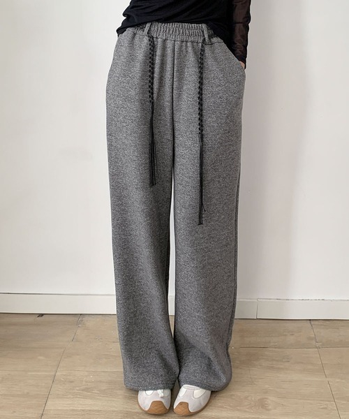LOWO(ロワ)の「ベルト付き スウェット ワイドパンツ 冬 レディース 秋冬 ウエストゴム(その他パンツ・レディース・ブラック/グレー・M/L)」の4枚目の写真