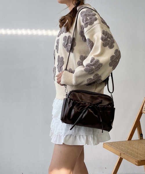 AS KNOW AS plus（アズノゥアズプラス）の「♪選べるモチーフ(フラワー柄・ダマスク柄)デザイン モールニットプルオーバー（ニット/セーター・レディース・ブラック系/ライトグレー系/アイボリー系/ブラウン系・FREE）」の6枚目の写真