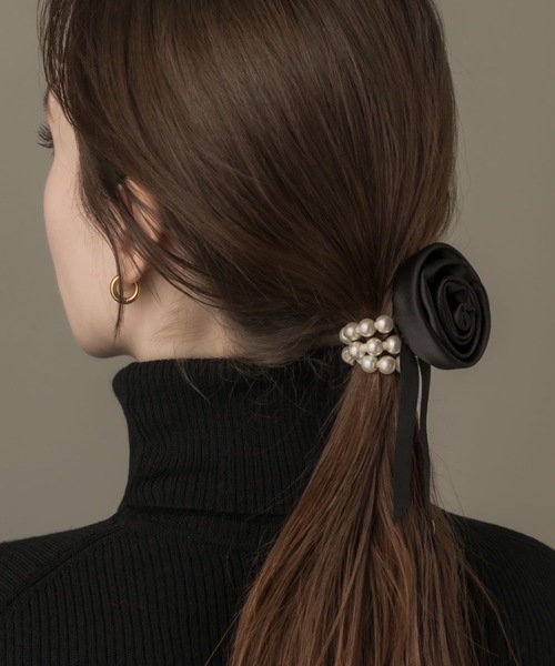 muku（ムク）の「HAIRTIE/ROSE×PEARL（ヘアゴム・レディース・ブラック・FREE）」の3枚目の写真