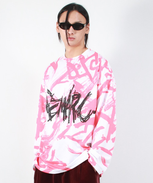 DEMARC(ドゥマーク)の「M STREET GRAFFITI LOGO TEXT OVERSIZED T-SHIRT - Red(Tシャツ/カットソー・メンズ・その他・LARGE/MEDIUM)」の9枚目の写真