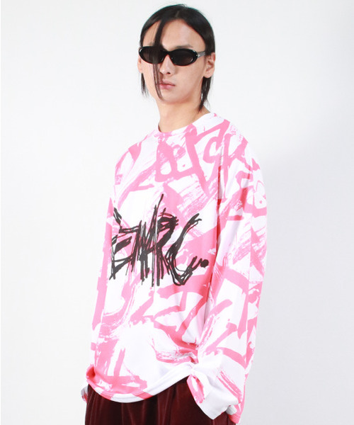 DEMARC(ドゥマーク)の「M STREET GRAFFITI LOGO TEXT OVERSIZED T-SHIRT - Red(Tシャツ/カットソー・メンズ・その他・LARGE/MEDIUM)」の2枚目の写真