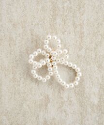 YECCA VECCA（イェッカヴェッカ）の「パールリボンブローチ（ブローチ/コサージュ）」