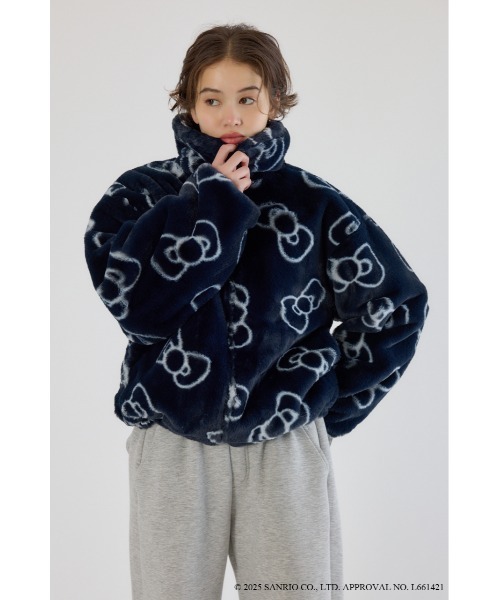 RODEO CROWNS WIDE BOWL（ロデオクラウンズワイドボウル）の「(サンリオキャラクターズ)KITTY フェイクファーコート（その他アウター・レディース・ブラック系その他/レッド系その他・FREE）」の4枚目の写真