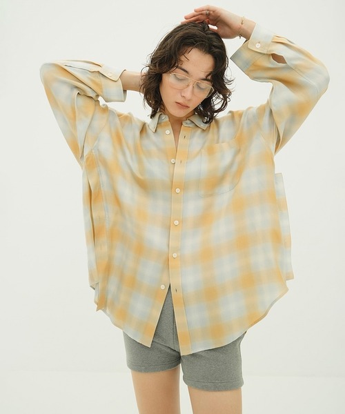 CLANE(クラネ)の「SLIM SHORT SWEAT PANTS(スウェットパンツ・レディース・グレー/ブラック・2/1)」の8枚目の写真