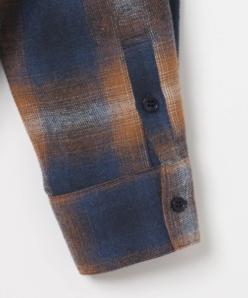 BAYFLOW（ベイフロー）の「[あたたかみのある起毛感]ブラッシュドチェックシャツ（シャツ/ブラウス・レディース・ネイビー/ブラック・FREE）」の14枚目の写真