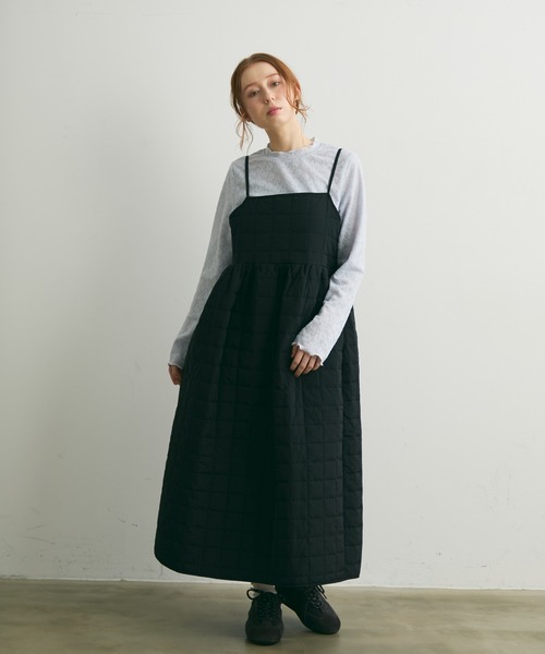 Crisp(クリスプ)の「キルトキャミワンピース(ワンピース・レディース・ブラック/アイボリー・FREE)」の2枚目の写真