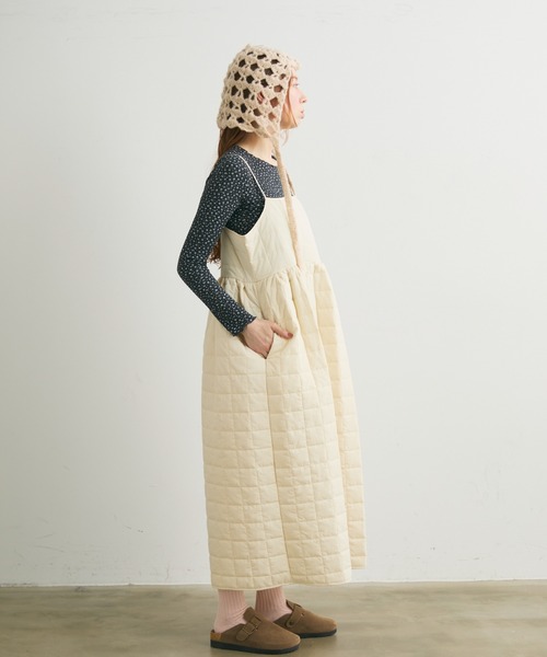 Crisp(クリスプ)の「キルトキャミワンピース(ワンピース・レディース・ブラック/アイボリー・FREE)」の17枚目の写真