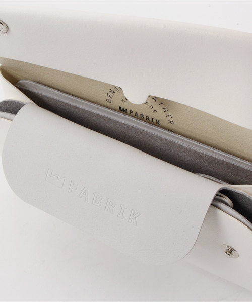 FABRIK(ファブリック)の「【FABRIK】ロングウォレット/ LONG WALLET:P F15014(財布・メンズ・ブラック/ブルー/イエロー/ダークグリーン/ホワイト/ブラウン/レッド/キャメル・FREE)」の9枚目の写真