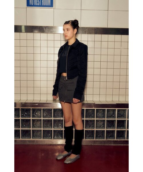 AFTERHOURS(アフターアワーズ)の「RUCHED SHORT JACKET (BLACK)(ナイロンジャケット・レディース・その他・FREE)」の3枚目の写真
