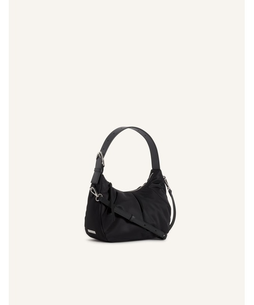 Maison Kitsune（メゾンキツネ）の「BLOOM NYLON BAG（ショルダーバッグ・メンズ・ブラック・U）」の4枚目の写真