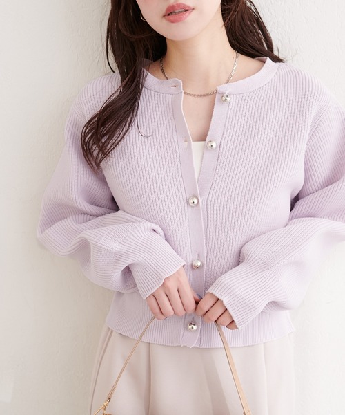 natural couture（ナチュラルクチュール）の「ころりん釦片畦ポリニットカーディガン（カーディガン/ボレロ・レディース・グレイッシュベージュ/ピンクベージュ/オフホワイト/チャコールグレー/ラベンダー/ネイビー・FREE）」の5枚目の写真